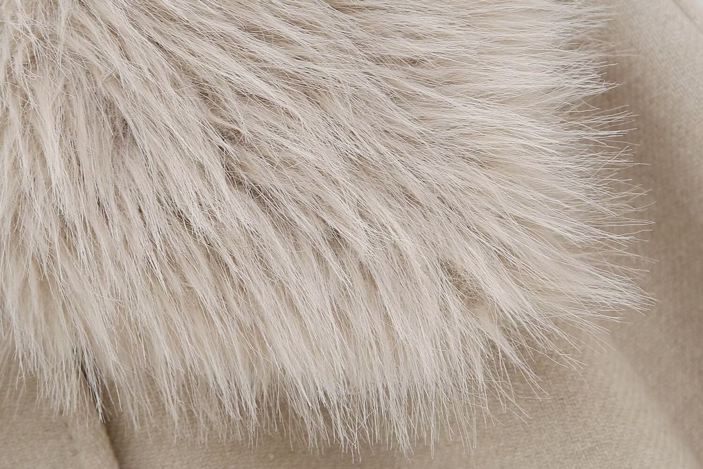 Manteau Abeni à col en fourrure amovible