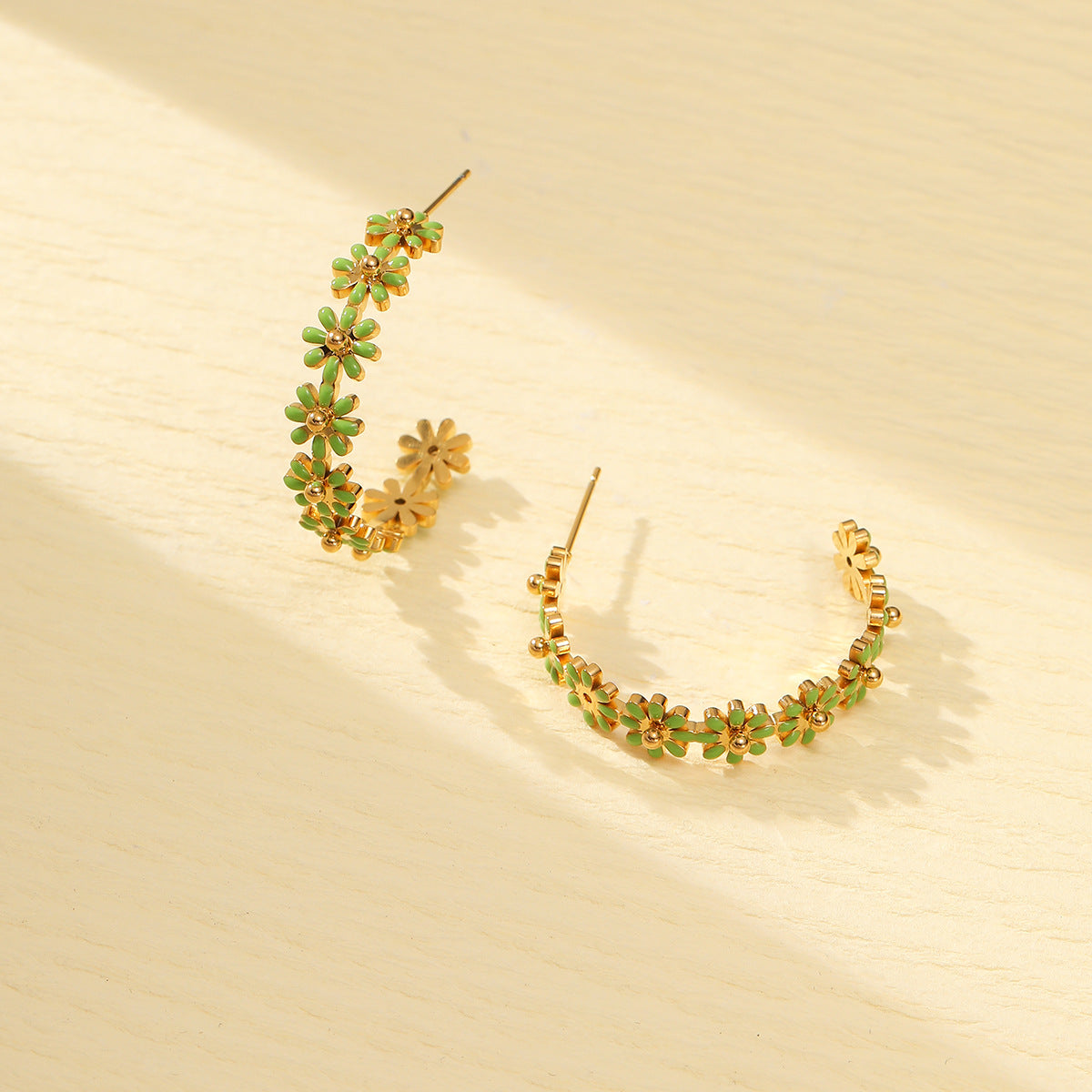 Boucles d'oreilles pendantes florales Amara