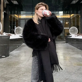Manteau en fausse fourrure confortable Makena