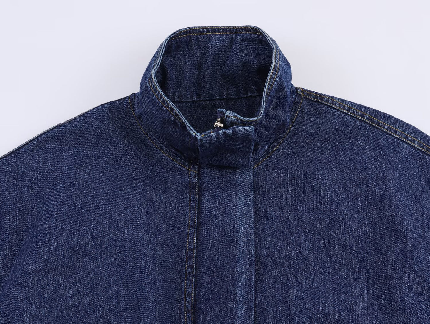 Veste en jean à col roulé style urbain chic