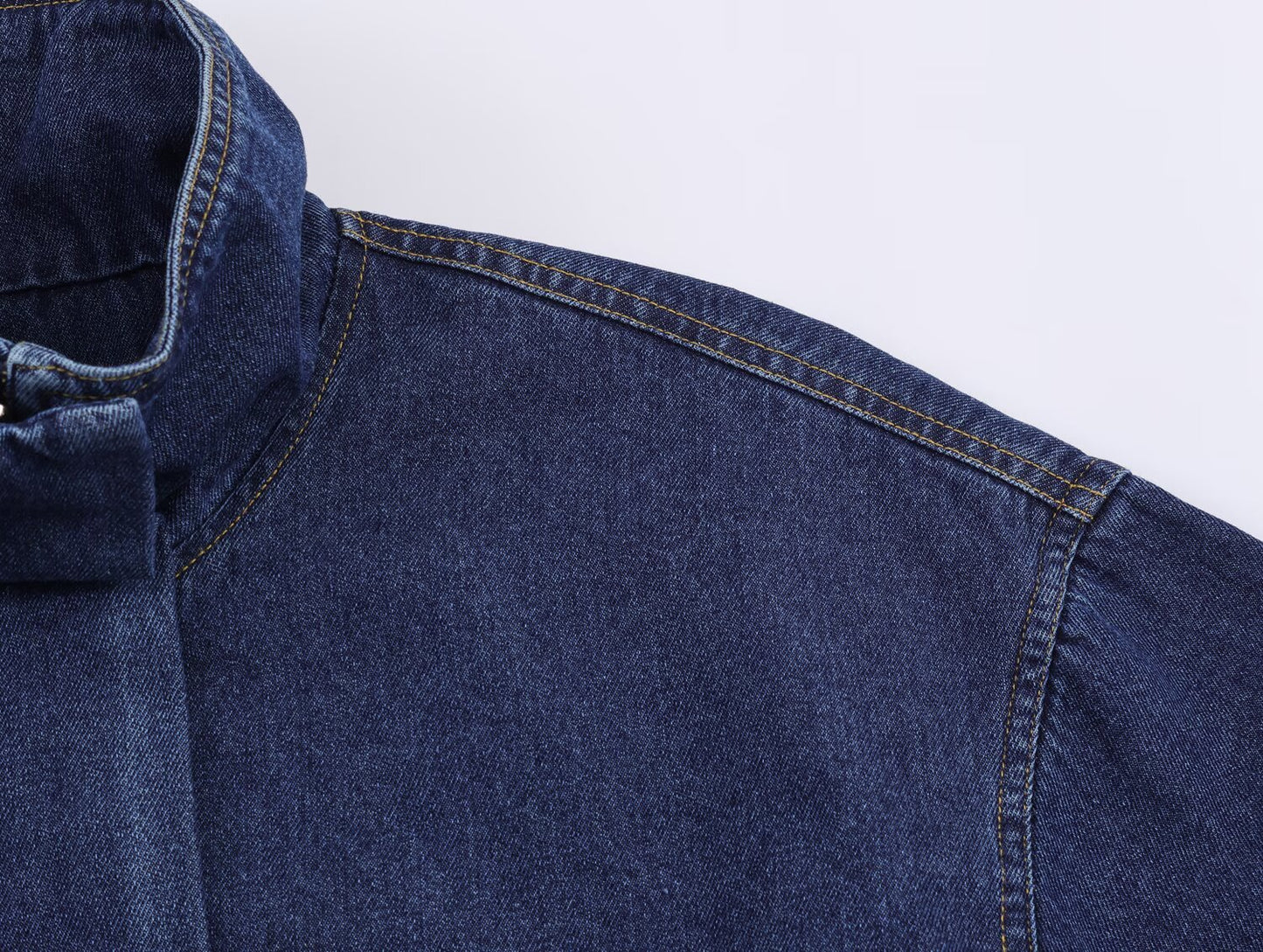 Veste en jean à col roulé style urbain chic
