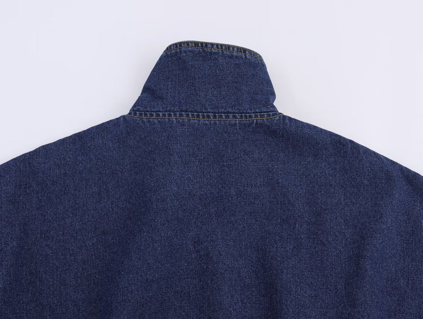 Veste en jean à col roulé style urbain chic