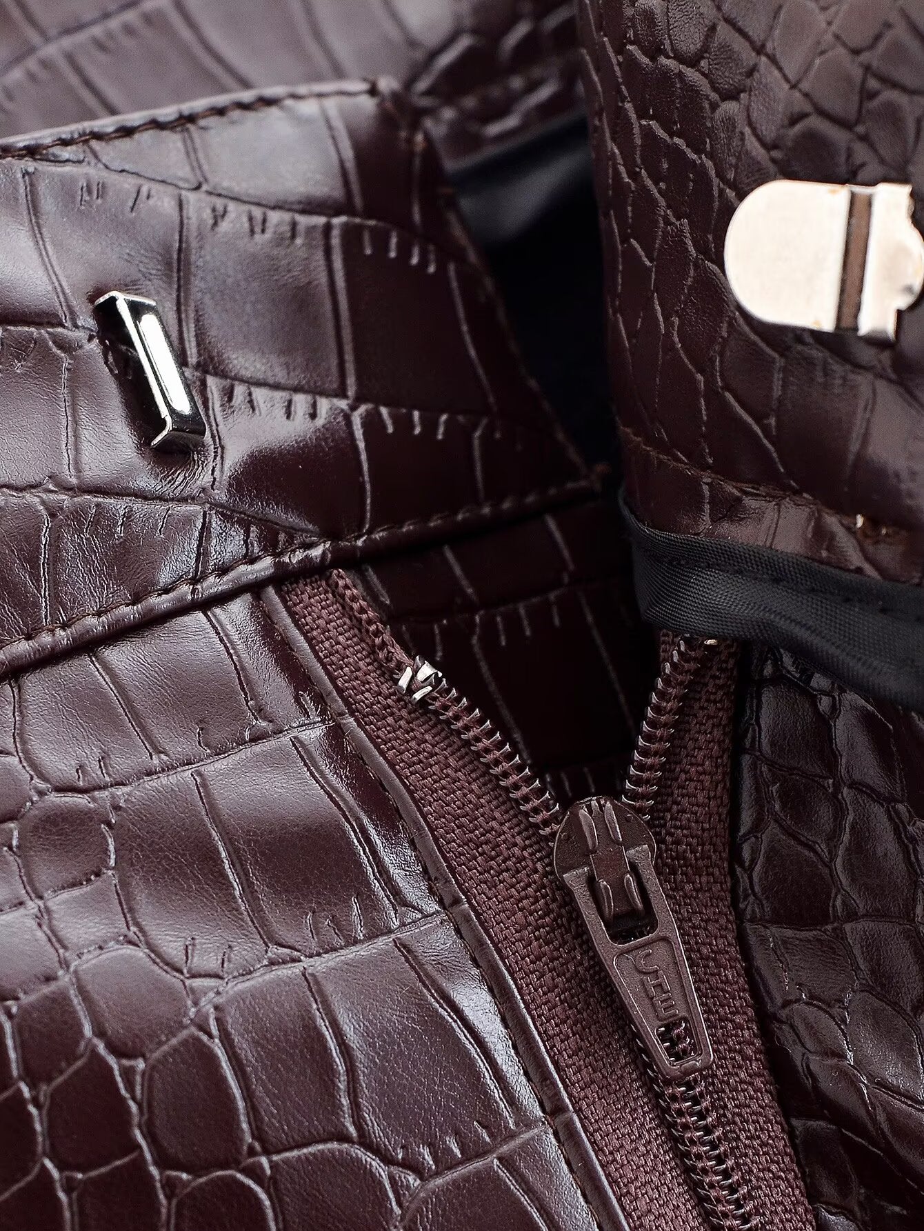 Valencia Crocodile Glossy Set