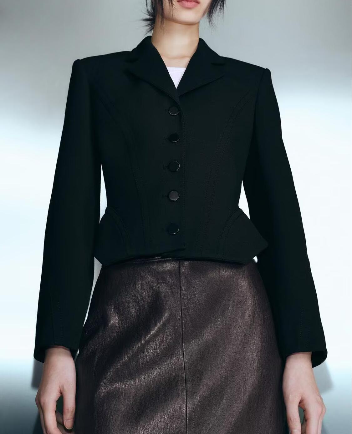 Tajiri Tailored Set
