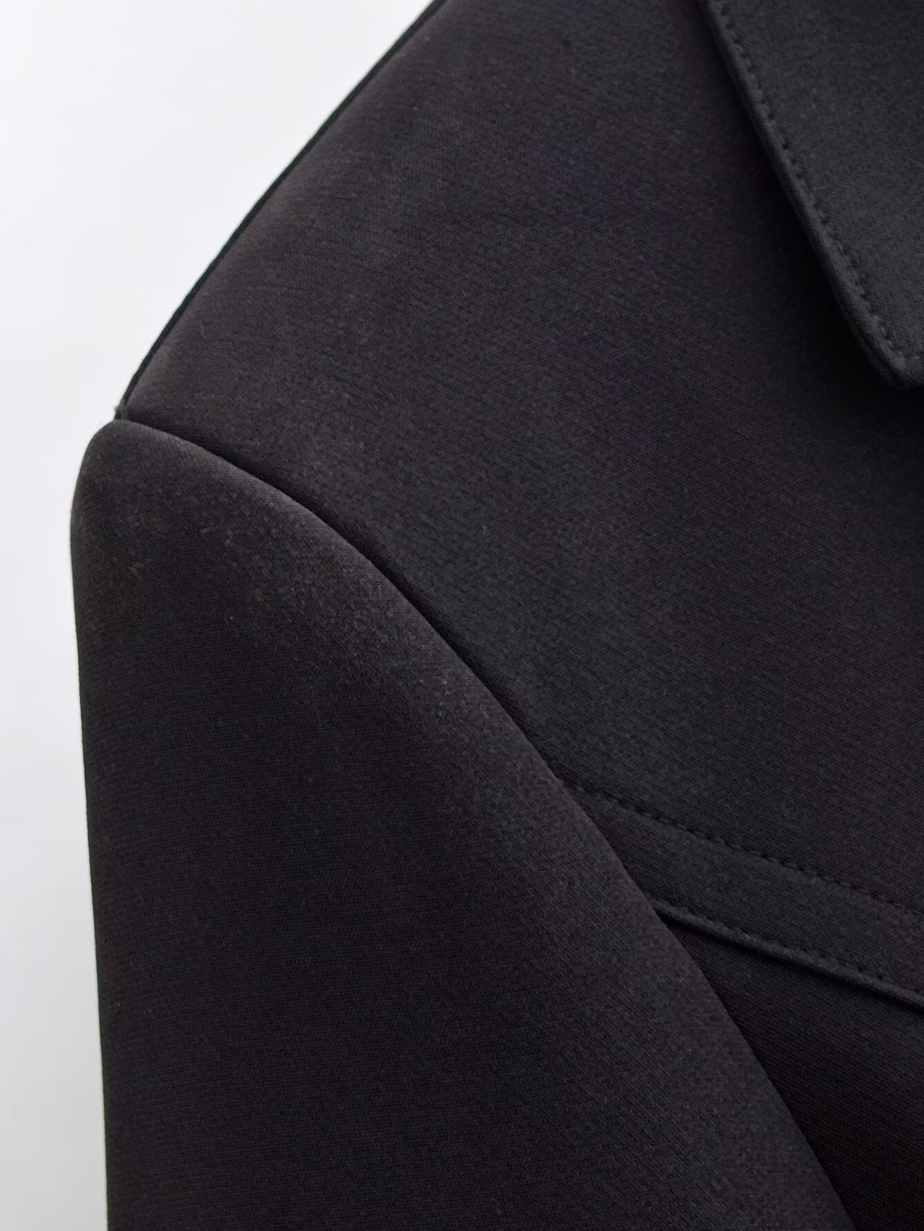 Tajiri Tailored Set