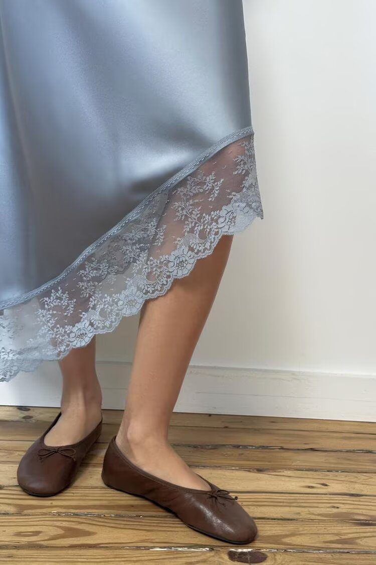 Akosua Elegant Midi Skirt