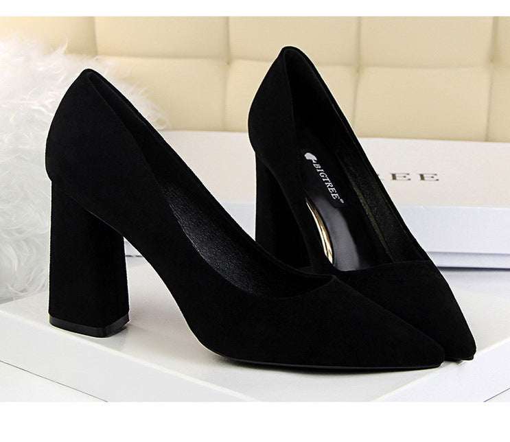 Izel Suede Business Pumps