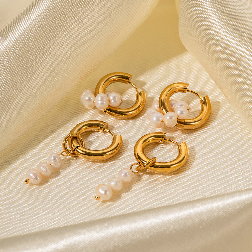 Boucles d'oreilles asymétriques Sade Pearl