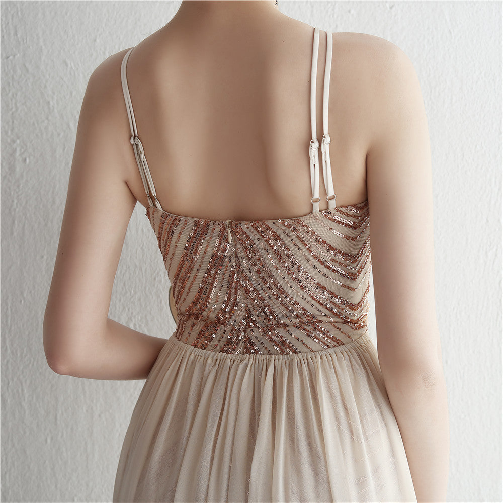 Robe de cocktail Zayla à dos nu ornée de perles