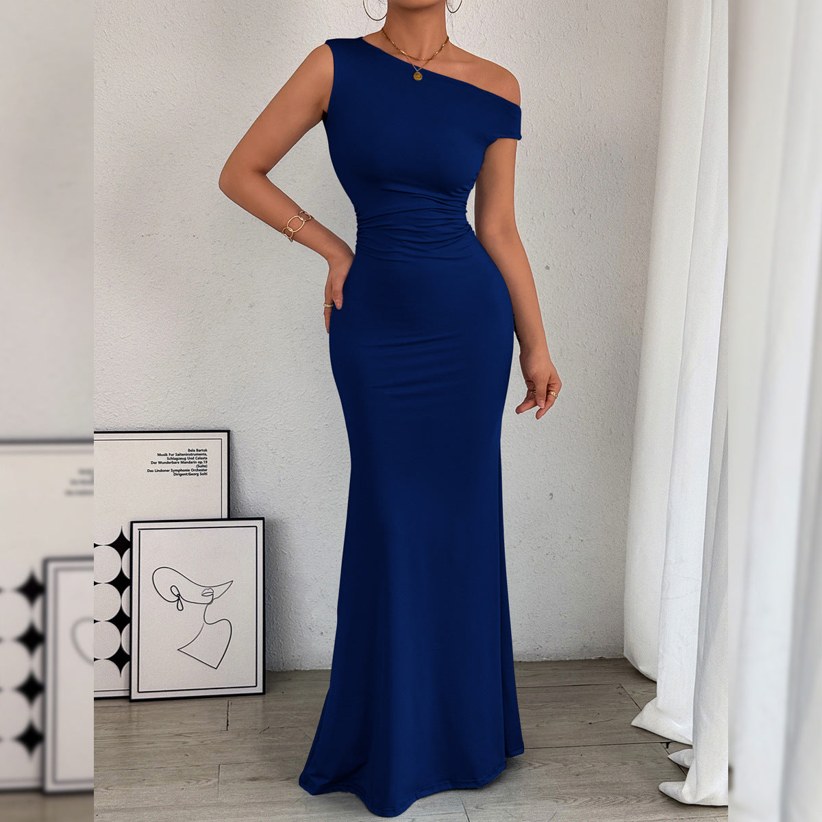 Robe sexy sans manches à col sirène Kito