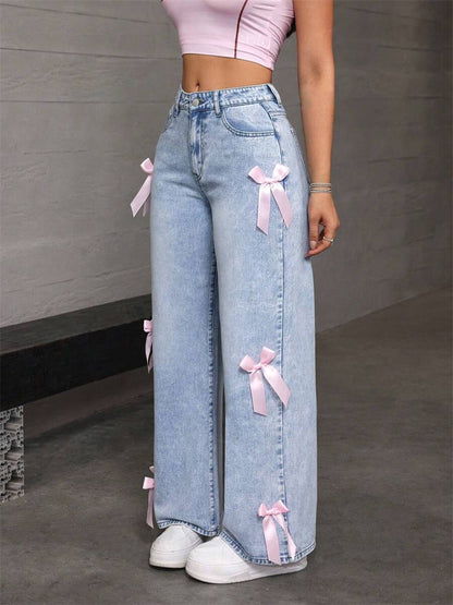 Jean large délavé à nœud papillon Nayela