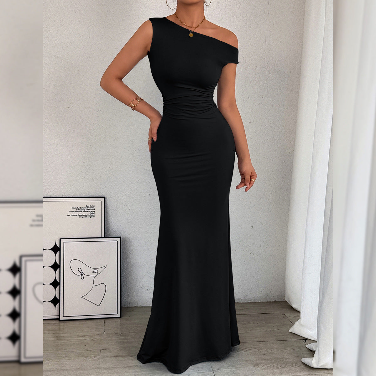 Robe sexy sans manches à col sirène Kito