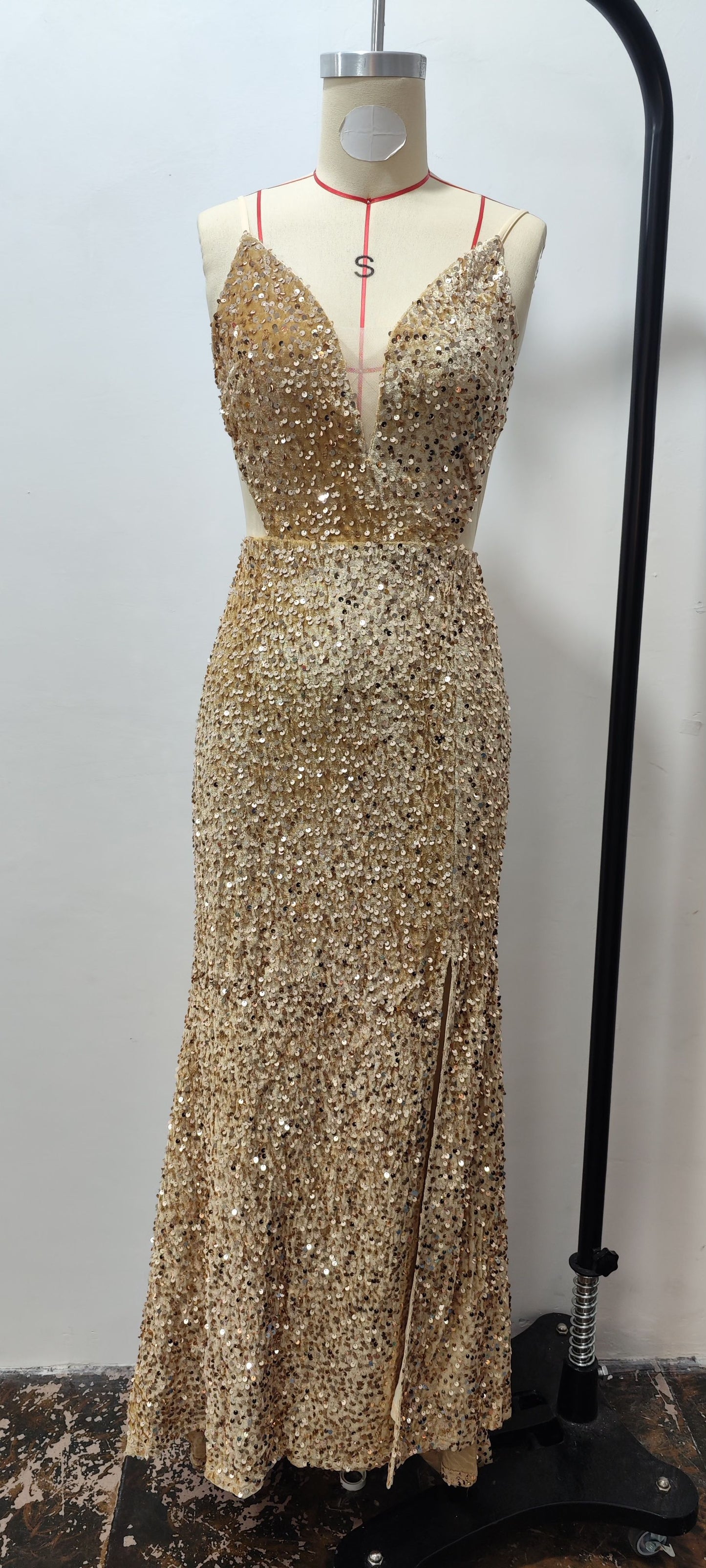 Robe longue à bretelles et sequins Nalika