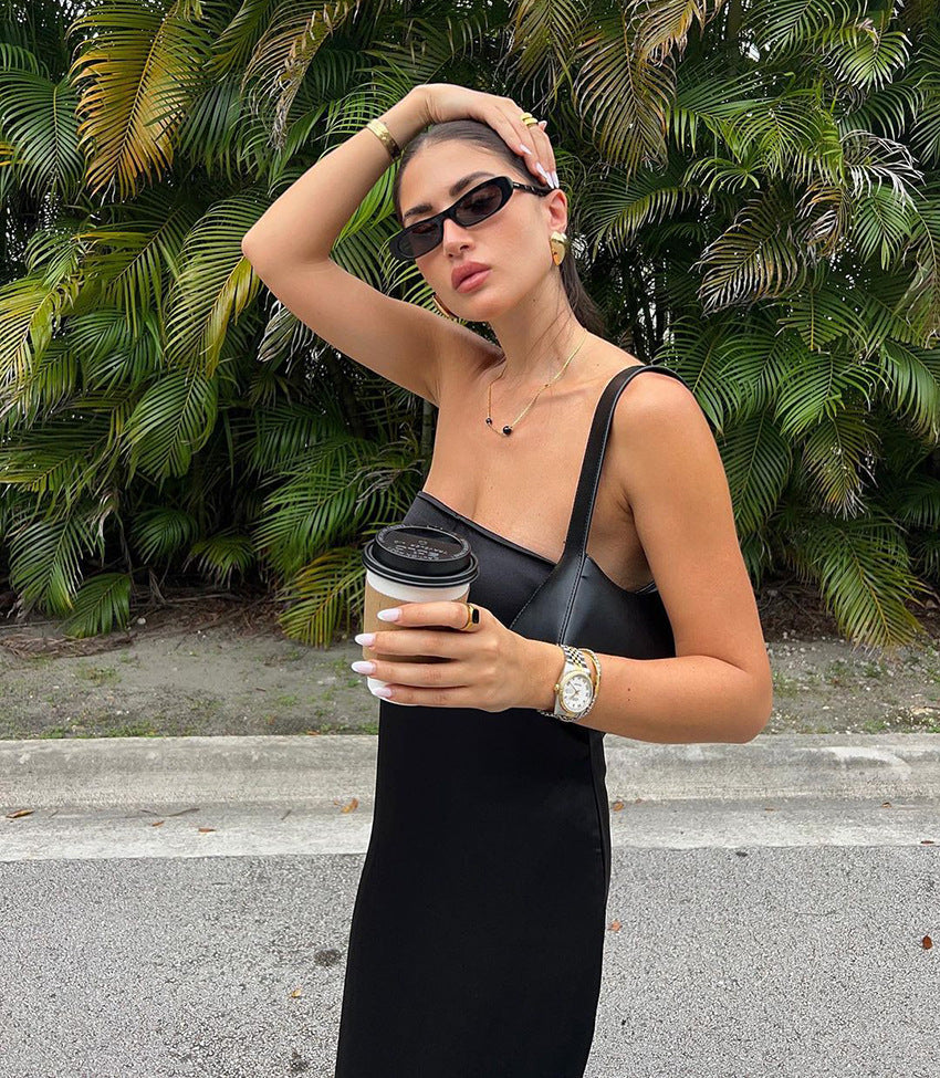 Robe en satin noir Ifunanya