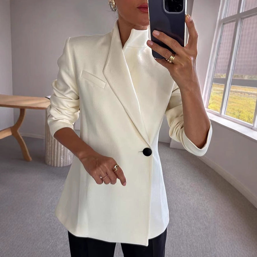 Manteau Amirah en satin à un bouton
