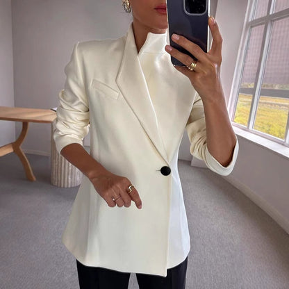 Manteau Amirah en satin à un bouton