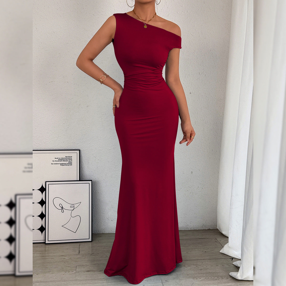 Robe sexy sans manches à col sirène Kito