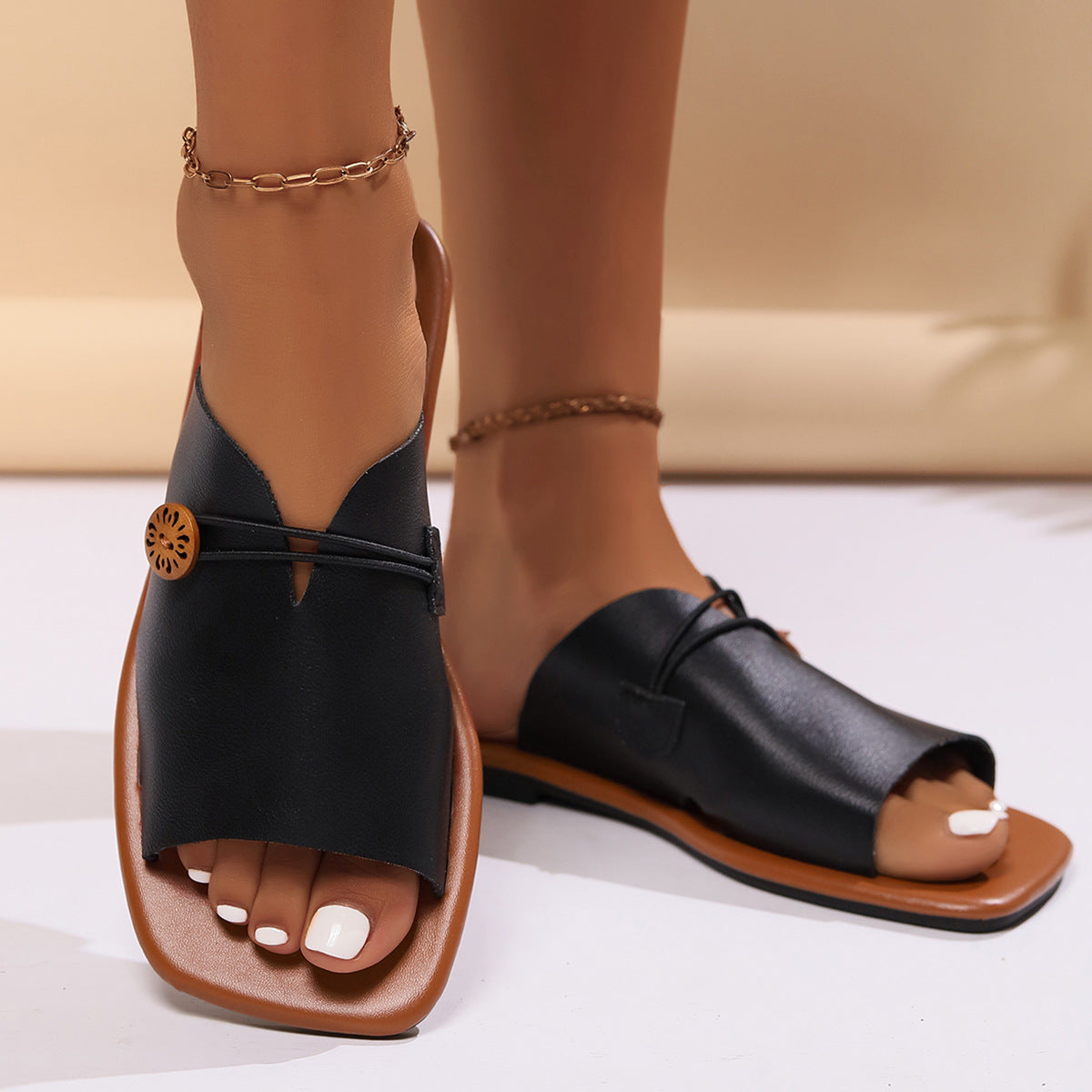 Adama Square Strap Flats