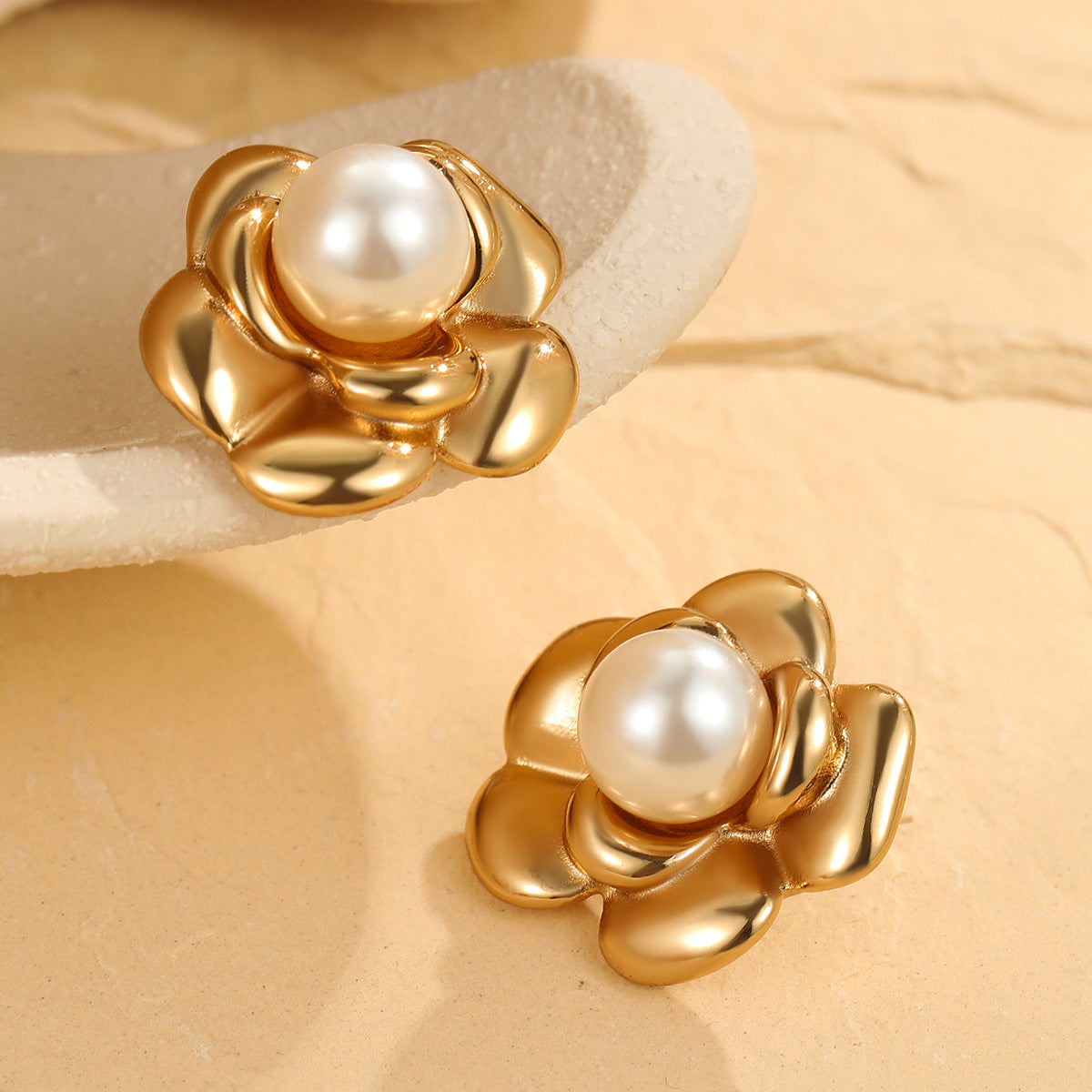 Boucles d'oreilles Zahara Pearl à motif floral