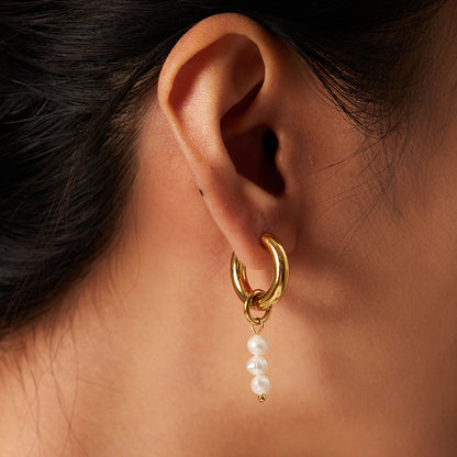 Boucles d'oreilles asymétriques Sade Pearl