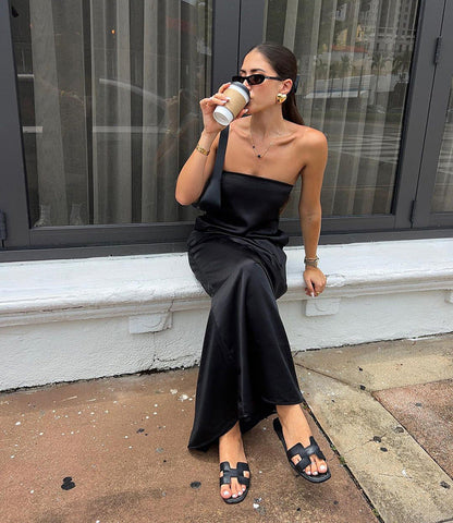 Robe en satin noir Ifunanya
