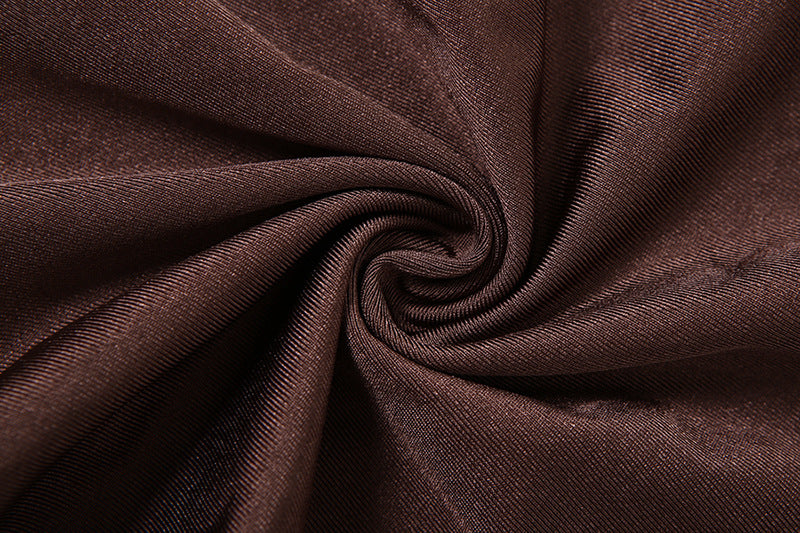 Robe Onyeka à col roulé et volants sur les hanches