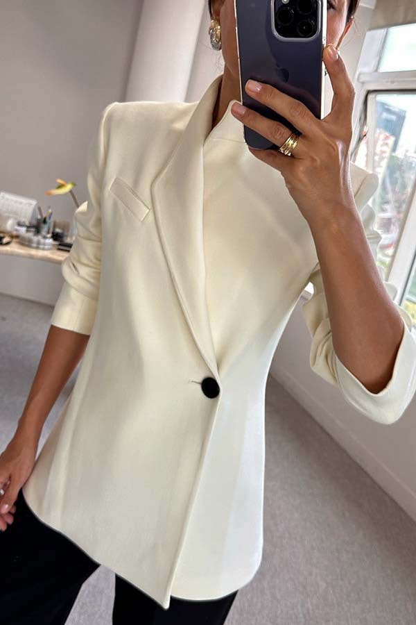 Manteau Amirah en satin à un bouton
