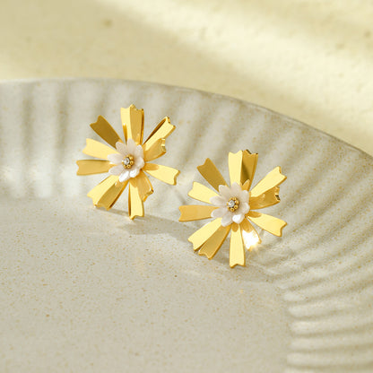 Zerayi Lace Hollow Stud Earrings