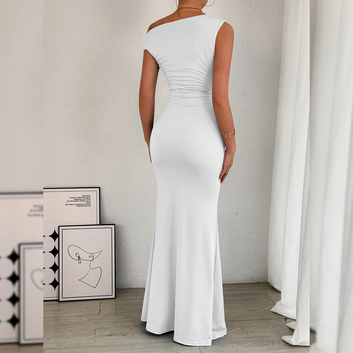 Robe sexy sans manches à col sirène Kito
