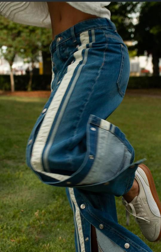 Pantalon en denim à jambes larges et color-block Zyara