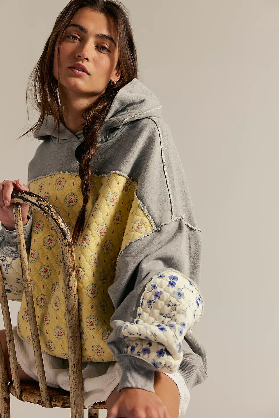 Sweat à capuche Nolita brodé Essence