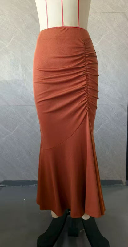 Robe sirène asymétrique en satin Abeni