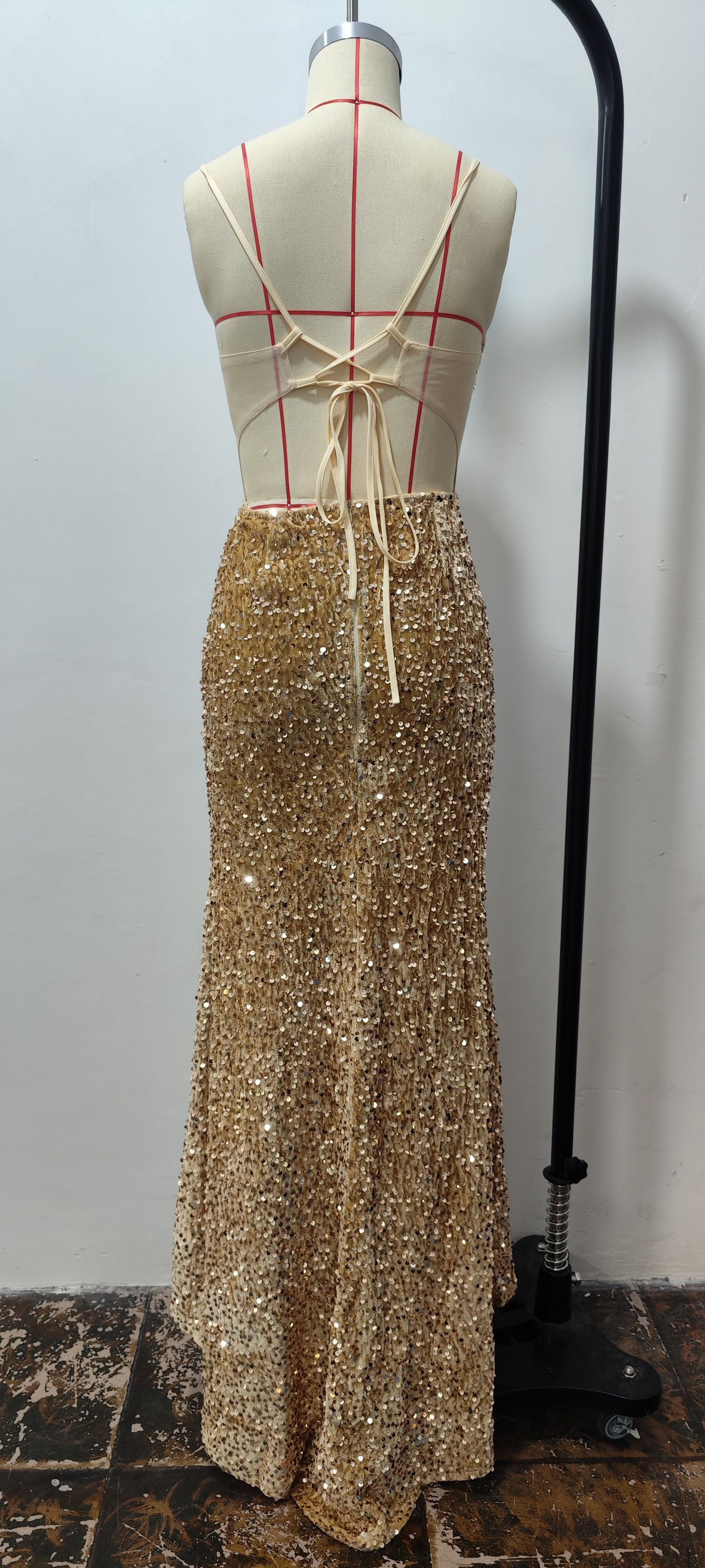 Robe longue à bretelles et sequins Nalika