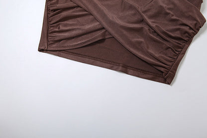 Robe Onyeka à col roulé et volants sur les hanches
