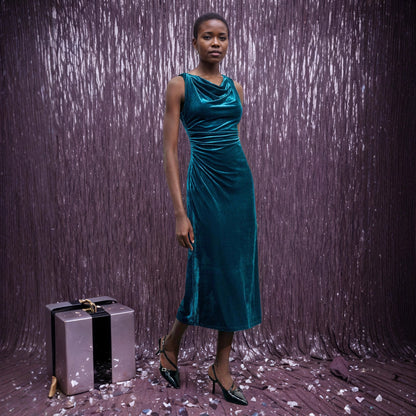Isolde Sleeveless Velvet Evening Dress