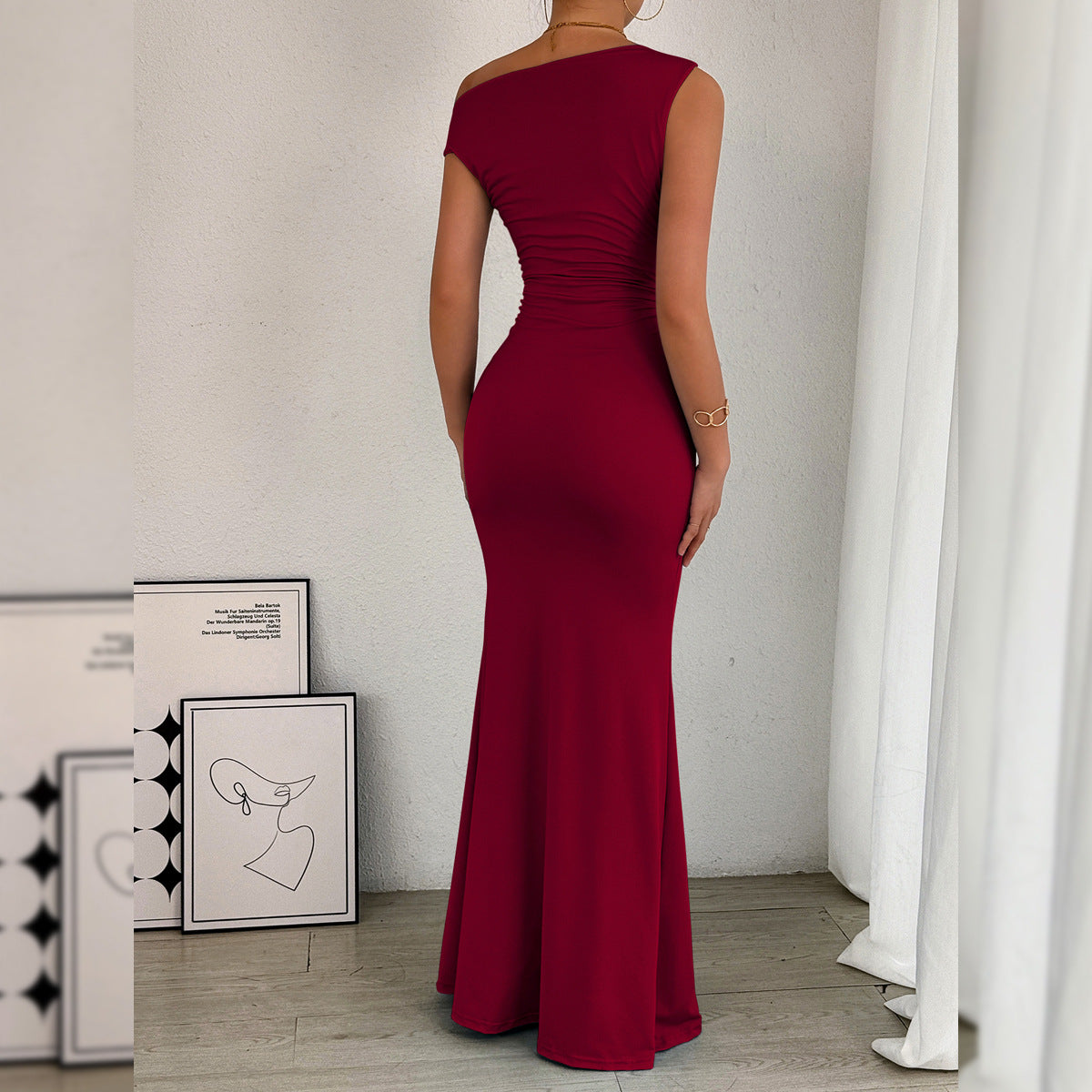 Robe sexy sans manches à col sirène Kito