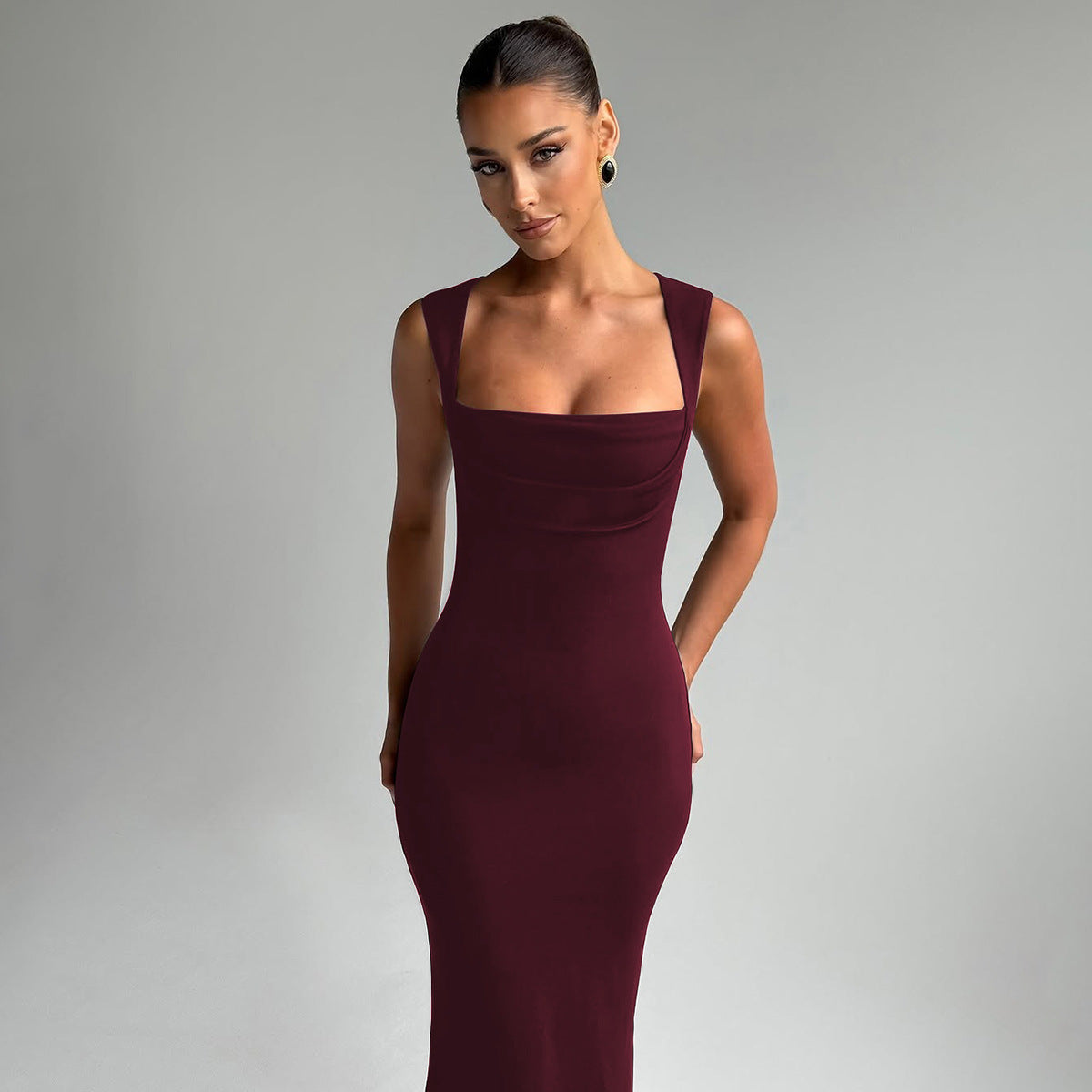 Robe cintrée à col carré Amaya
