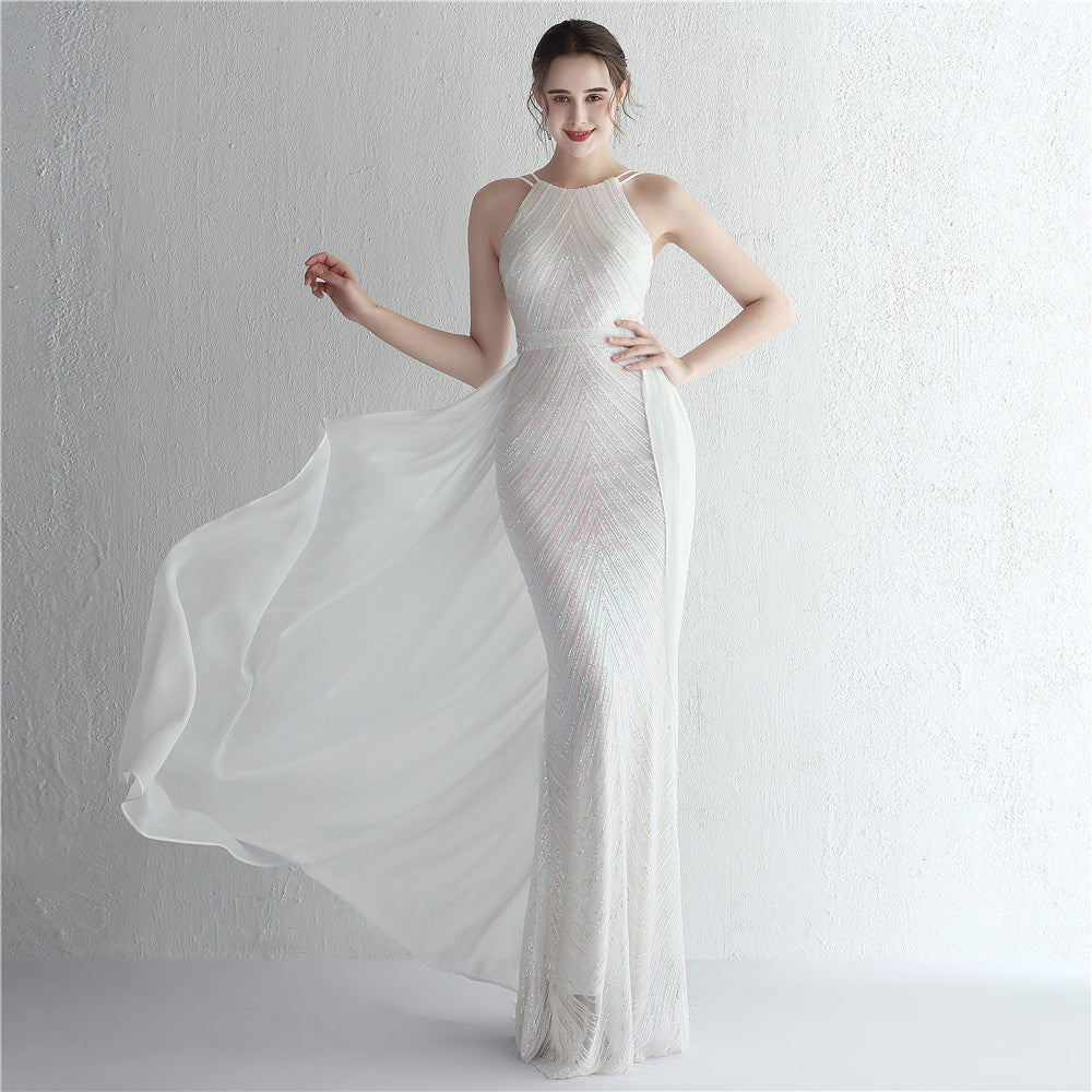 Robe de cocktail Zayla à dos nu ornée de perles