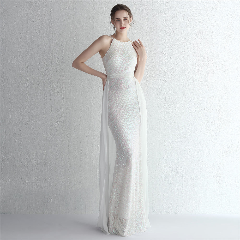 Robe de cocktail Zayla à dos nu ornée de perles