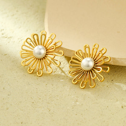 Zerayi Lace Hollow Stud Earrings