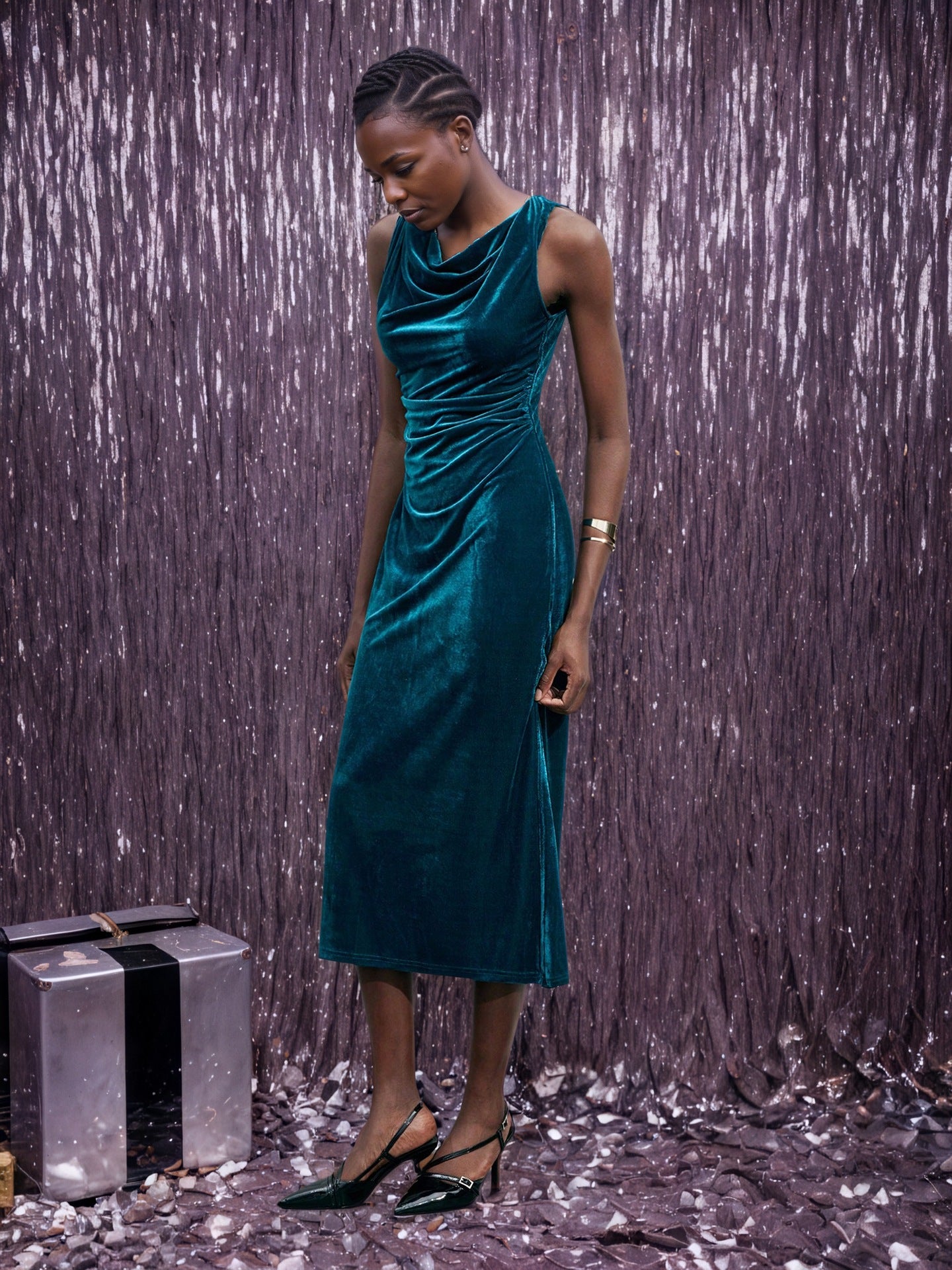 Isolde Sleeveless Velvet Evening Dress