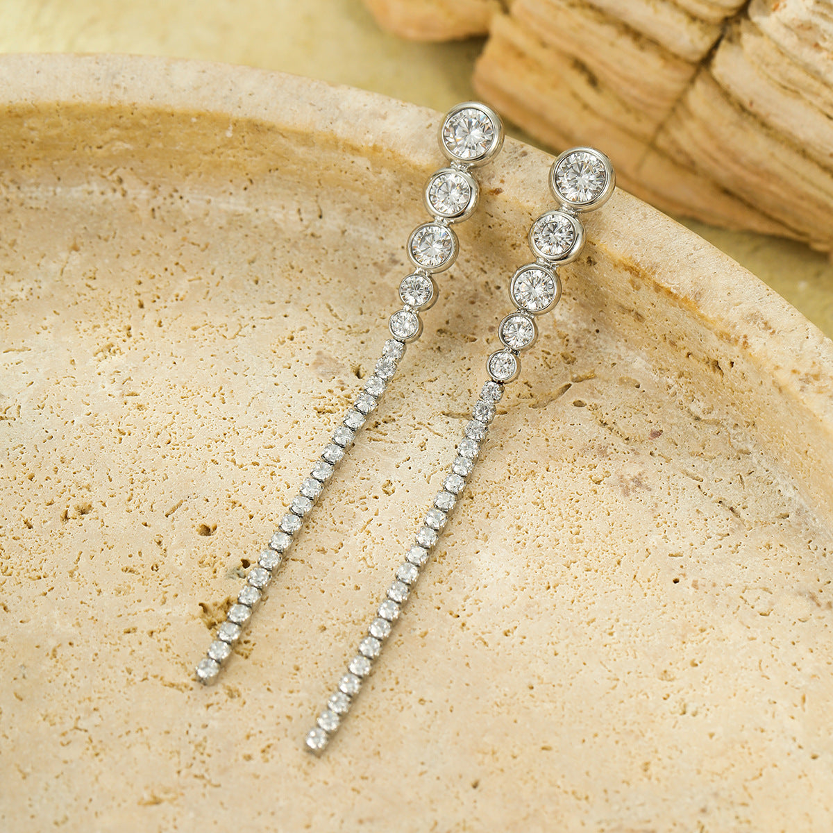 Boucles d'oreilles Zayira Wild à franges en zircon