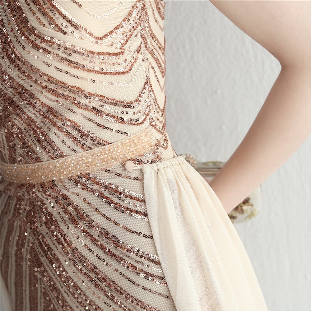 Robe de cocktail Zayla à dos nu ornée de perles