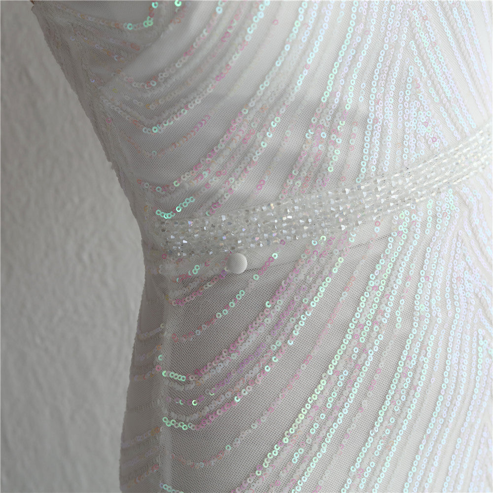 Robe de cocktail Zayla à dos nu ornée de perles